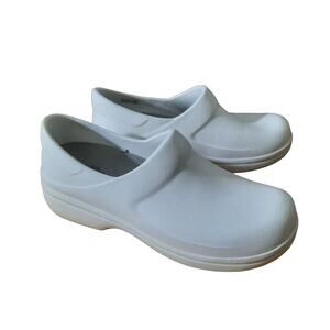 Crocs Womens Dual Comfort Slip Resistant White Clogs Size 9